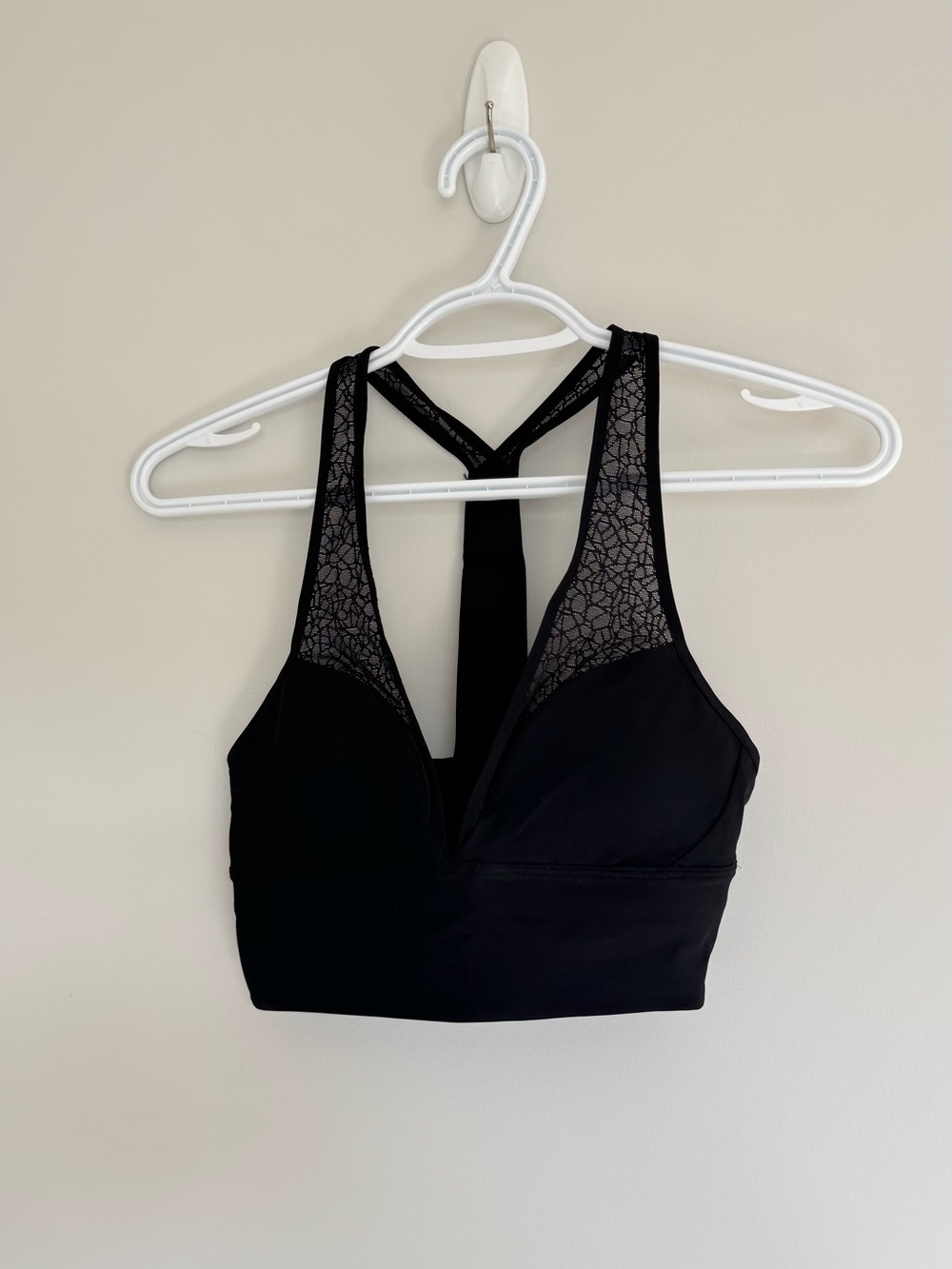 Lululemon Twist & Train Bra
Black